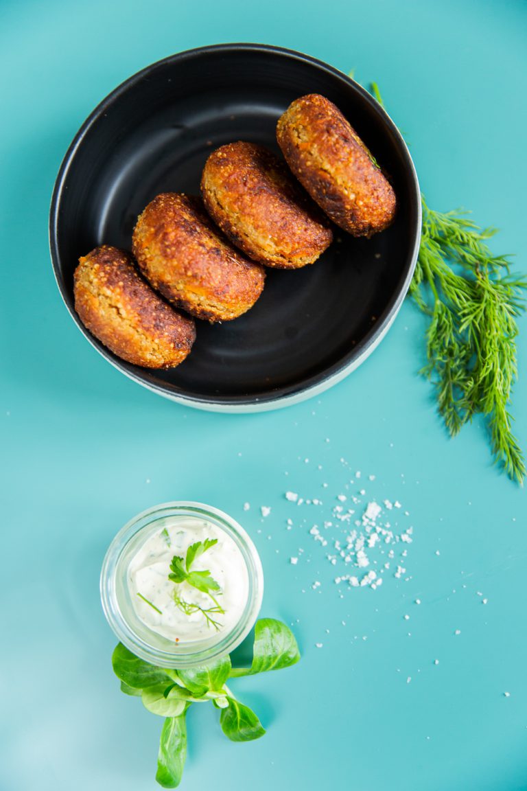 Quinoa-Frikadellen mit Senf-Dipp - Anja Tanas
