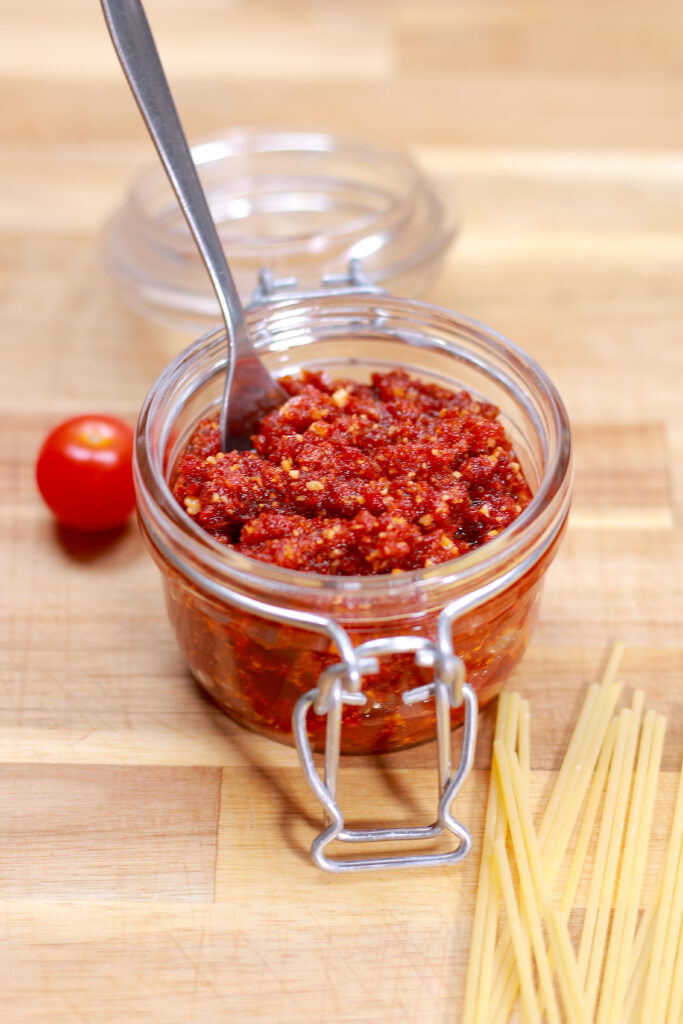 Rotes Pesto